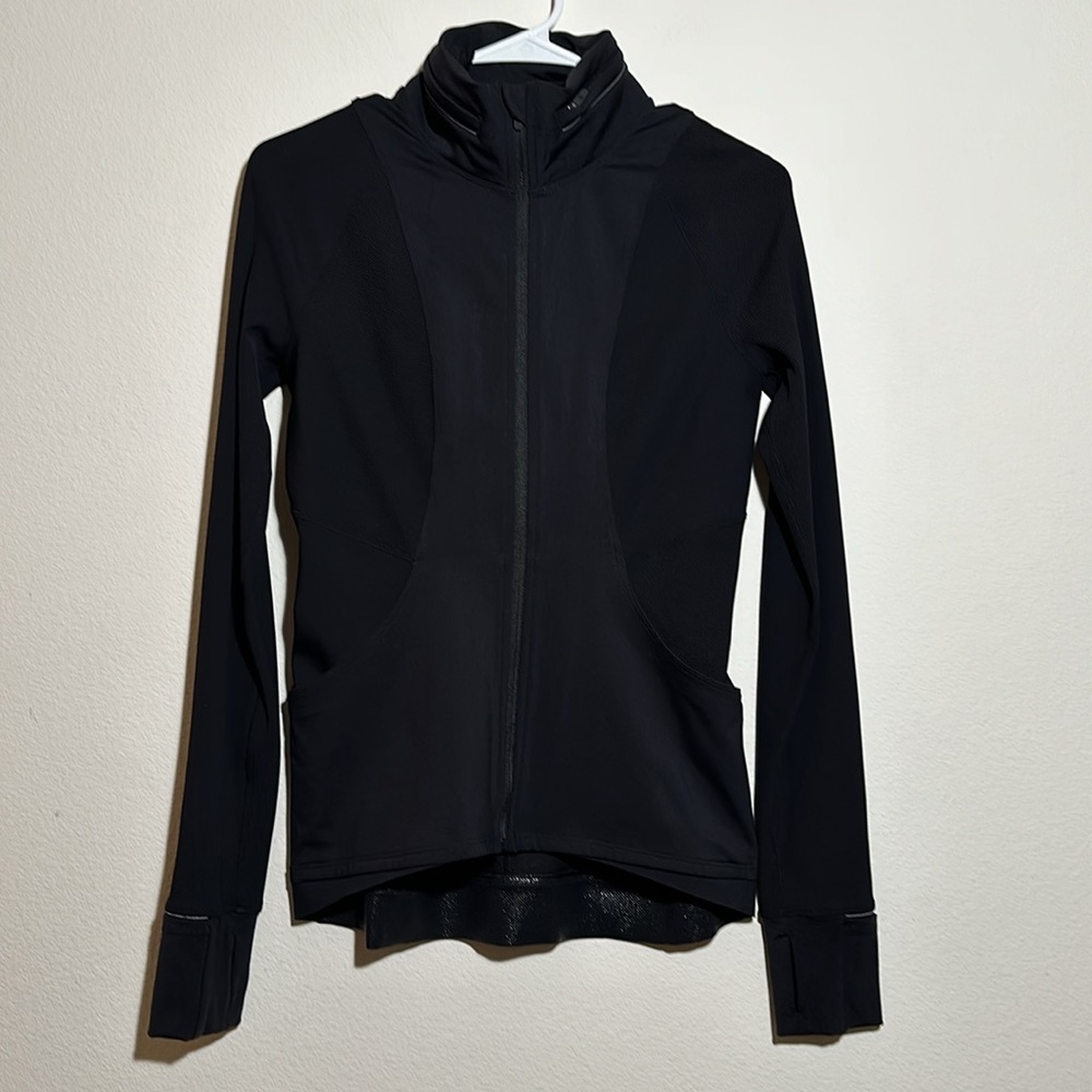 Lululemon Women’s Jacket size 6